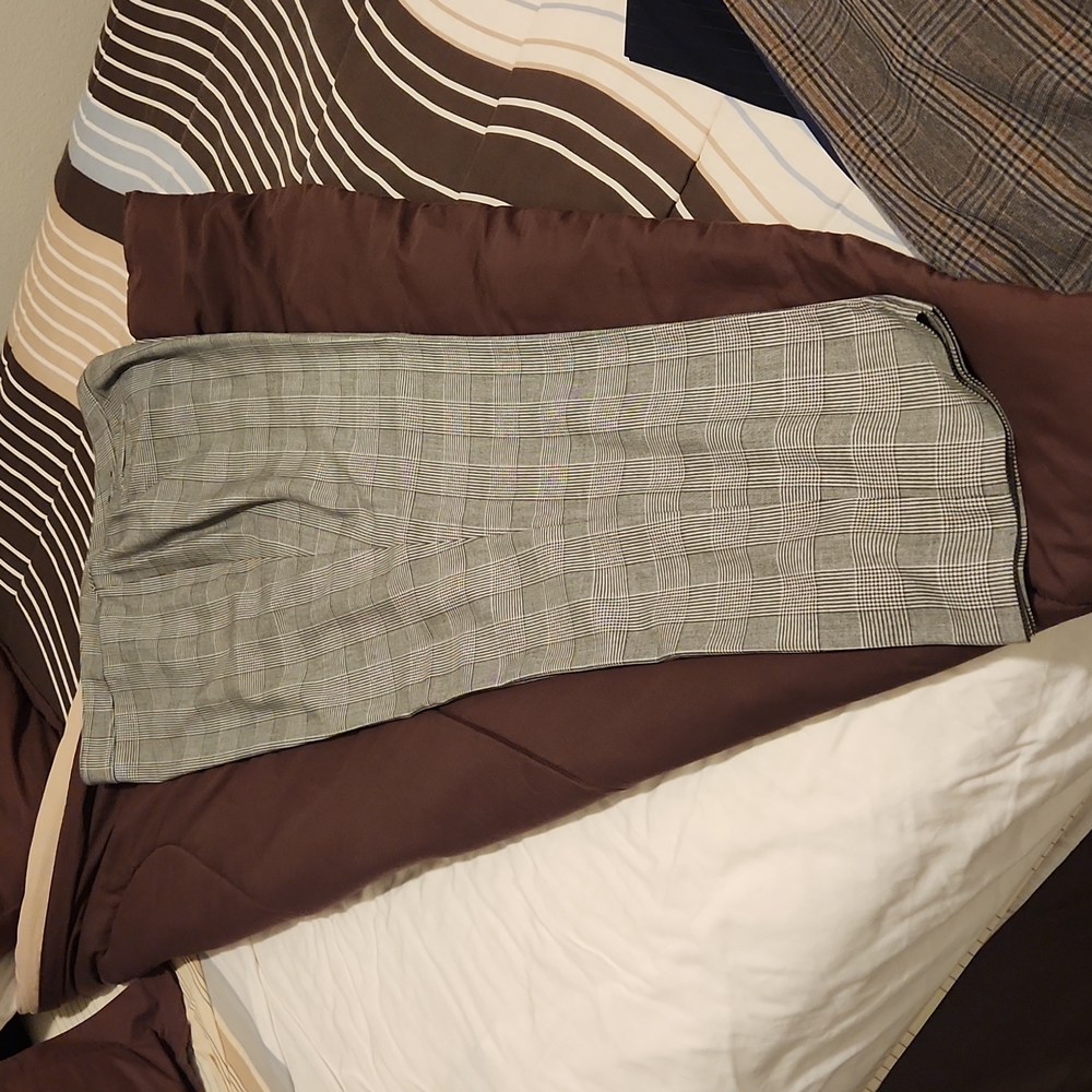 Lane Bryant tall plaid pants, size 26, 33 inch inseam, blck and white and grey